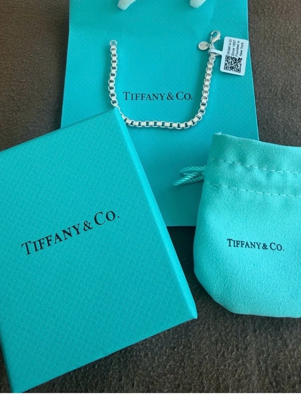Sterling Venetian Link Bracelet with Blue Box and pouch.